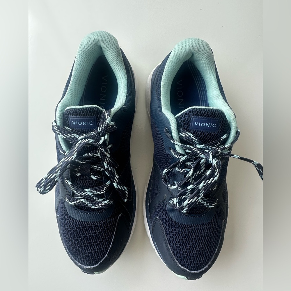 Vionic Dark Blue Sneakers‎ with Light Green Highlights women size 7